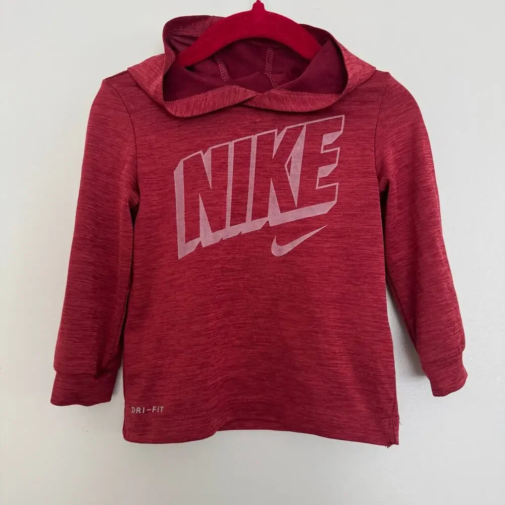 Nike Dri- FIT Textured Hooded Pullover in Red